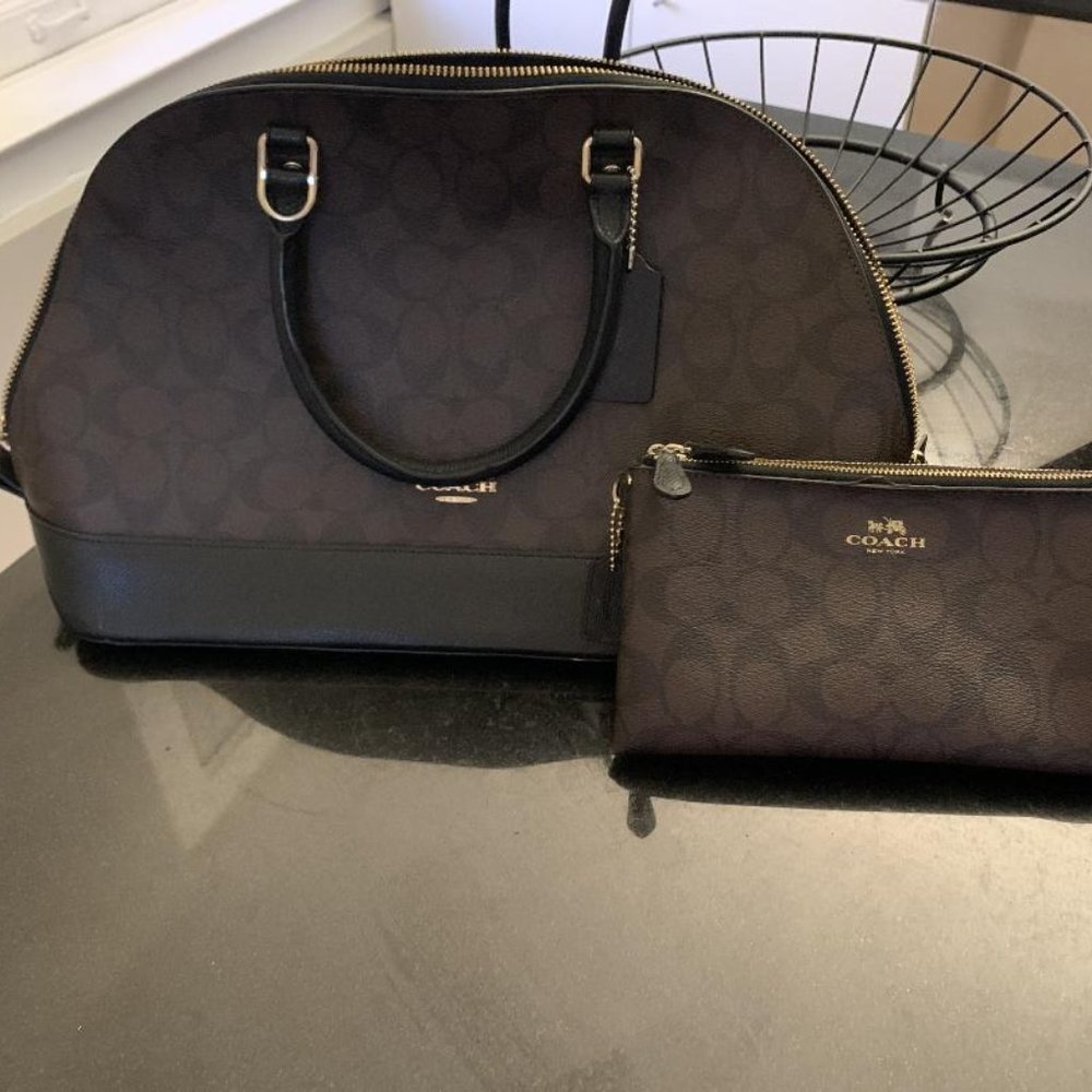 Coach Logo Bag with wallet Matching Set
